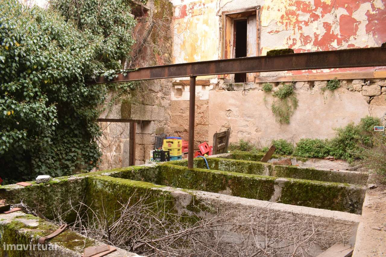Moradia p/ Recuperar - Centro do Teixoso-5