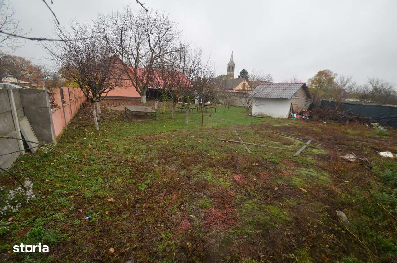 Casa in centrul comunei Padureni-10