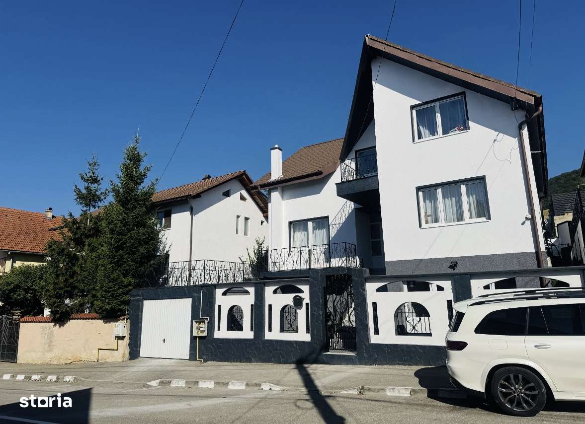 Casa recent renovata Codlea-jud.Brasov - Imagine principală: 1/8