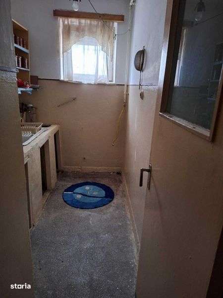 Se vinde apartament centru 3 camere decomandatr - Imagine principală: 4/5