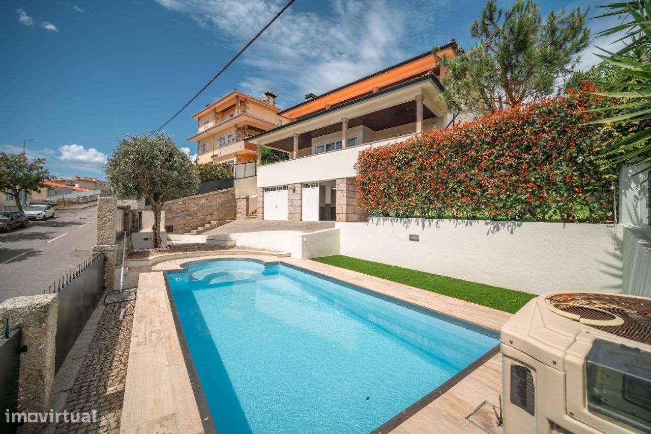 Moradia T4 com piscina em Braga-20