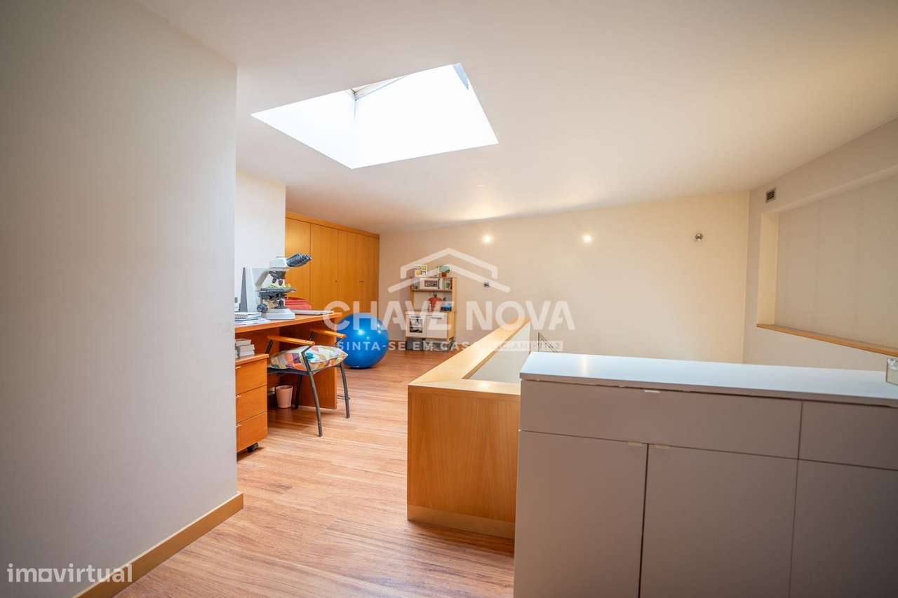 T2 Duplex no Último Andar com Varanda – Polo Universitário do Porto-7