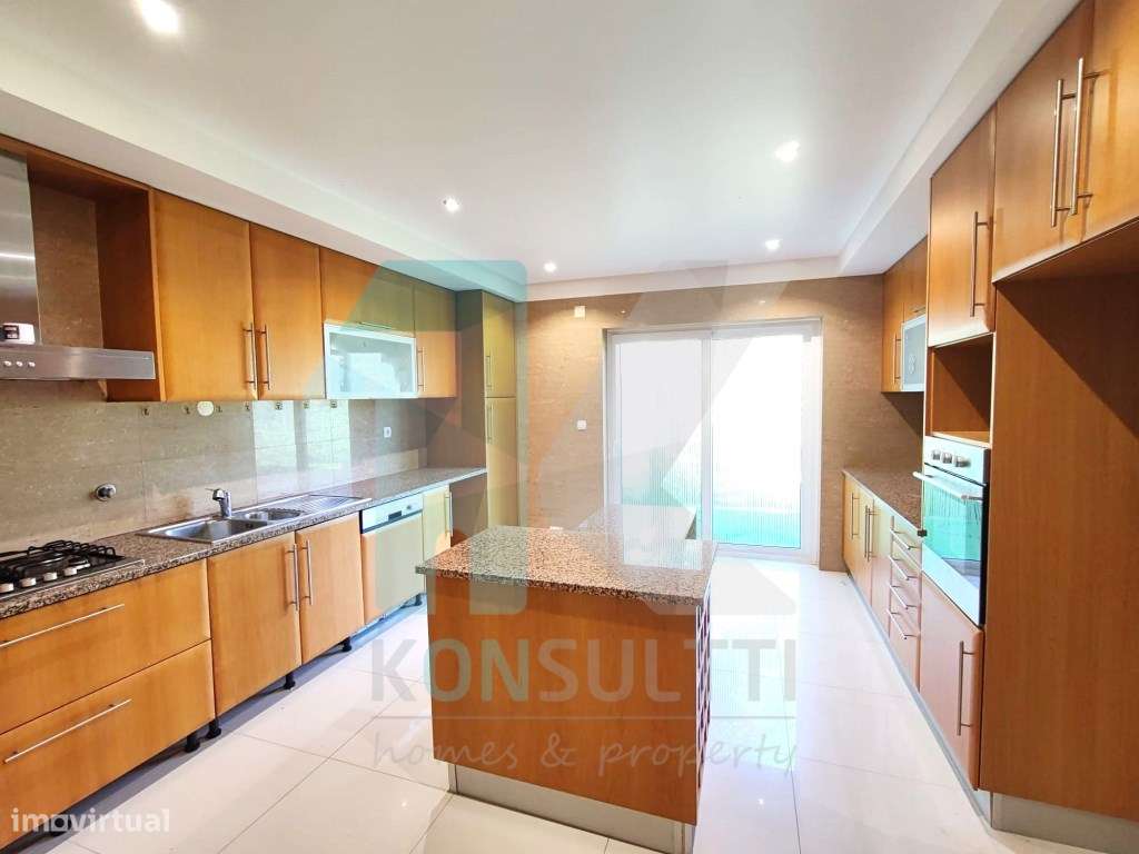 Moradia de luxo T4 com piscina no prestigiado condomínio fechado da...-6