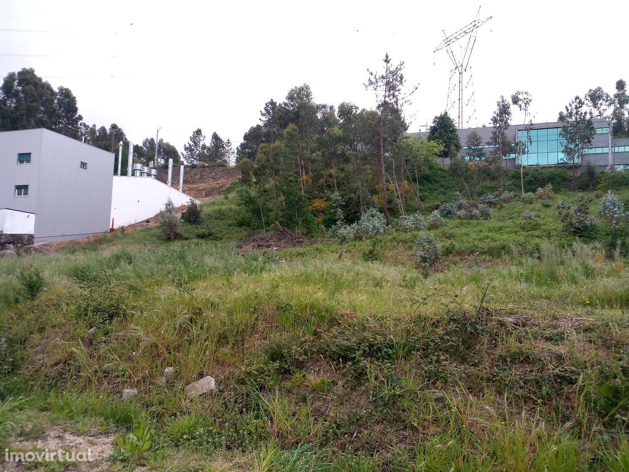 Lote de terreno industrial em Duas Igrejas - Paredes