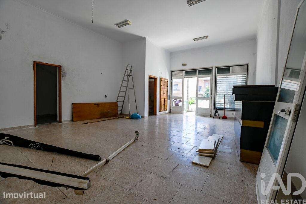 Loja / Estabelecimento Comercial T2 em Barcarena de 100,00 m2 - Grande imagem: 5/23