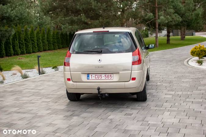 Renault Grand Scenic - 22