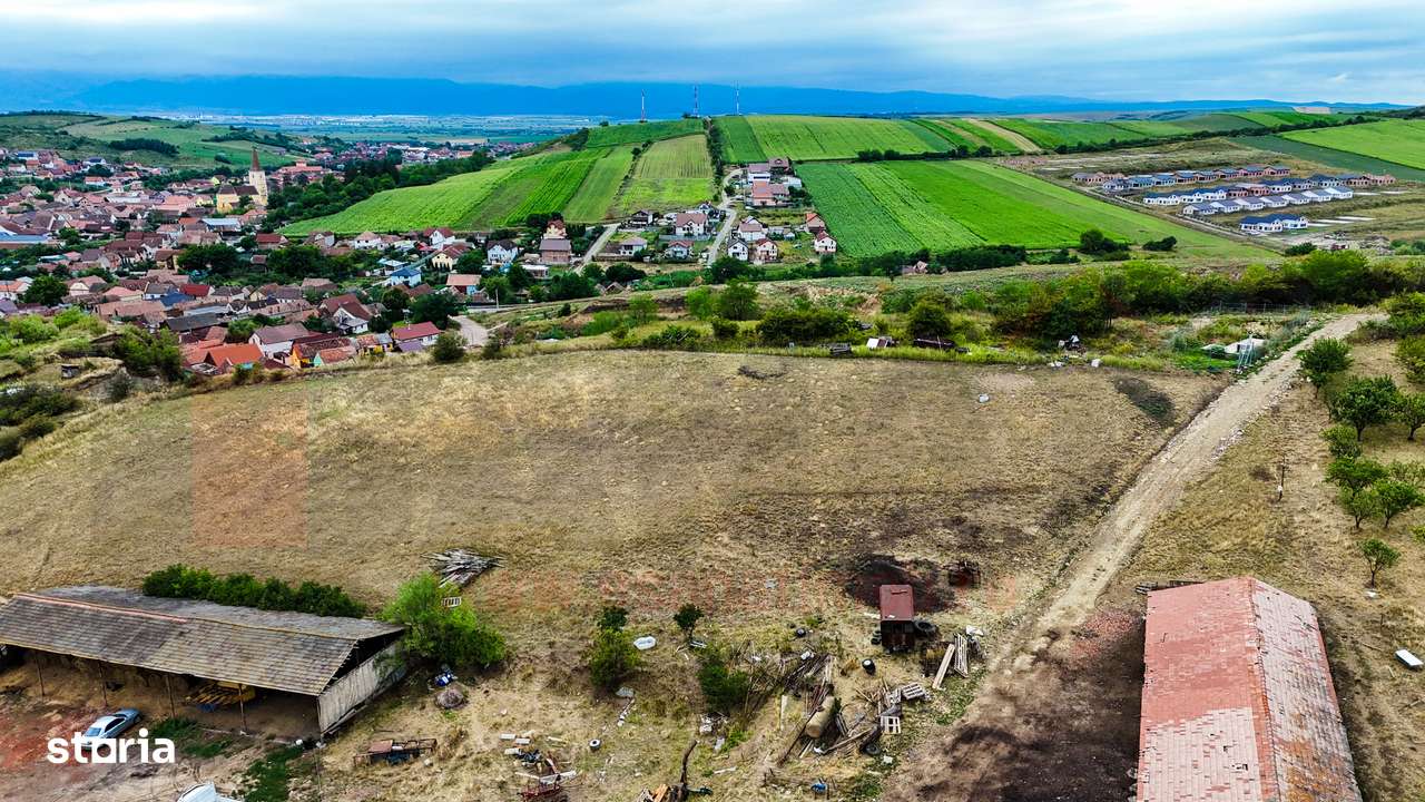 Teren de 2000 mp, deschidere la 2 strazi, Sura Mare |SkyVideo - Imagine principală: 5/7