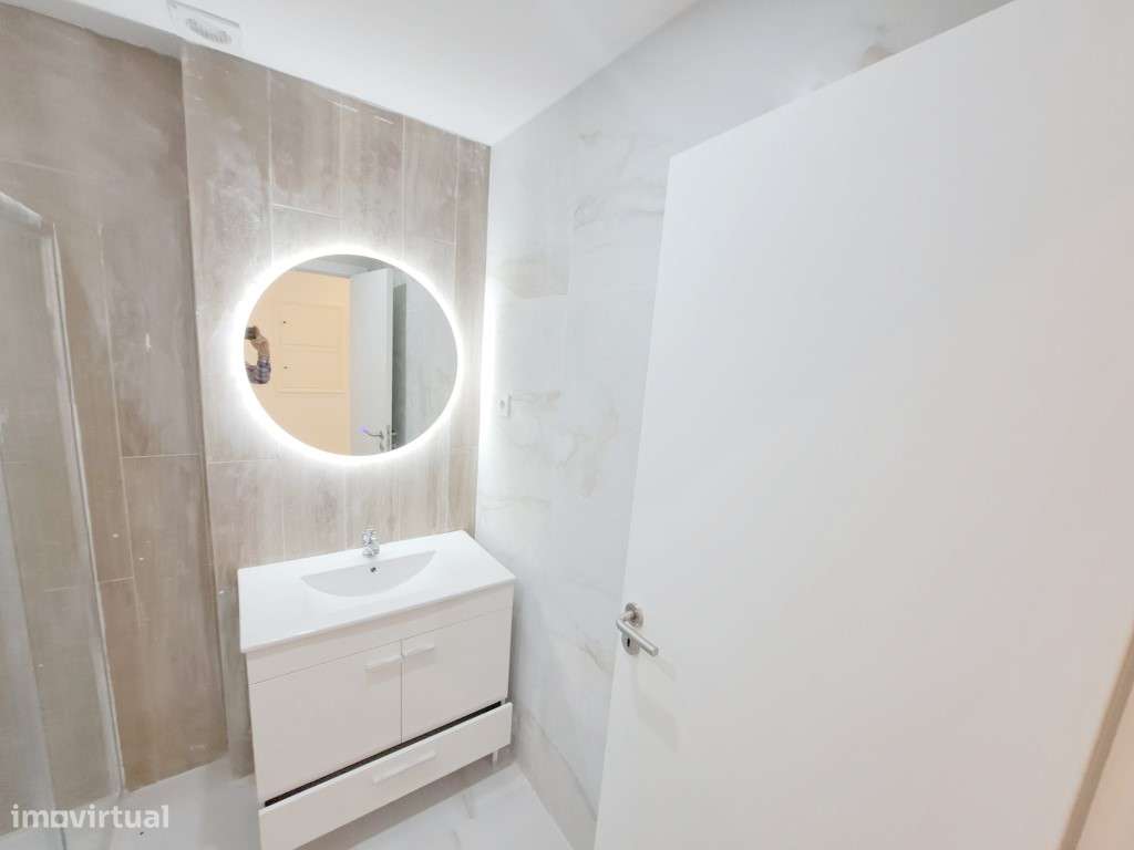 Apartamento T2 com pátio para venda em Algueirão-Mem Martins - Sint...-18