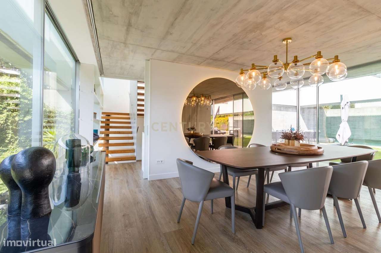 Moradia Exclusiva T4 em Carnaxide -  Oeiras - Grande imagem: 4/43