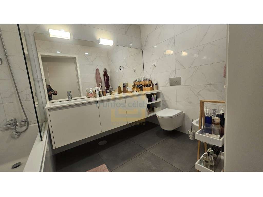 T2 semi novo com lugar de garagem em Condomínio Fechado - vila do c...-25