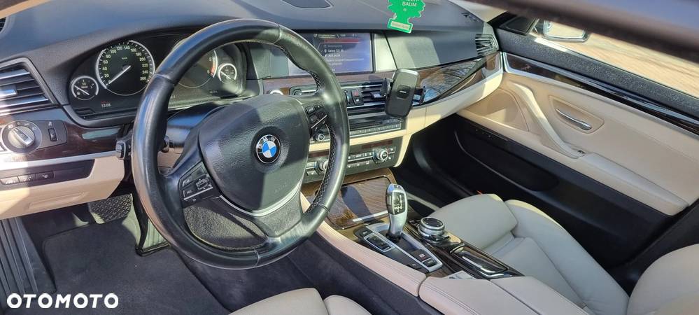 BMW Seria 5 520d Touring Luxury Line - 4