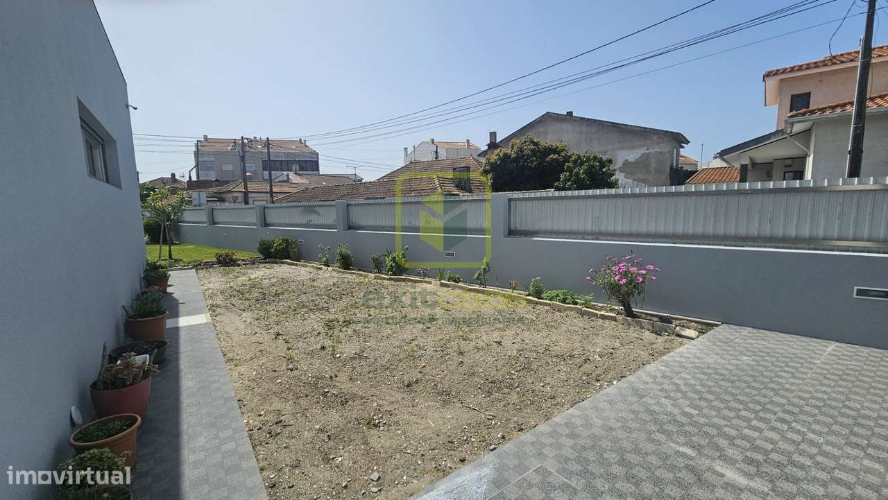 Moradia de Luxo a 5 Minutos da Praia da Barra-32