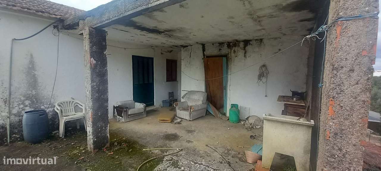 Moradia T3 com terreno para recuperação - Grande imagem: 5/14