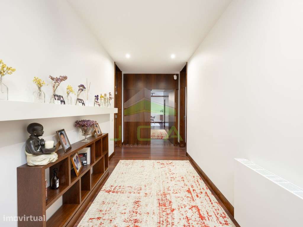 Excelente apartamento T4 com terraço e piscina-15