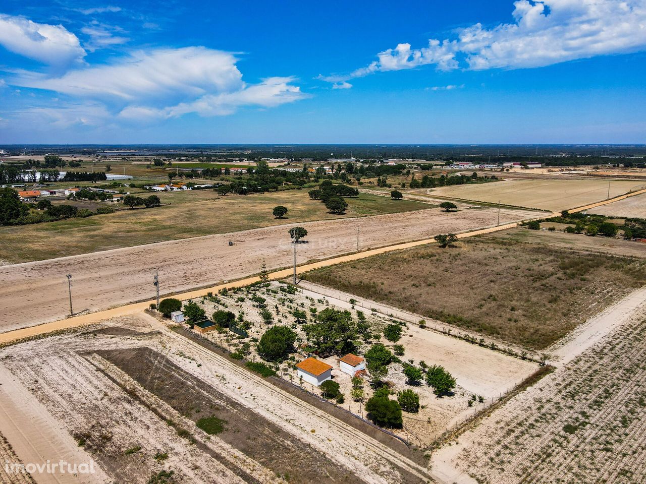 Lote de Terreno Rustico com Eletricidade (Posto de Transformação) e Fu