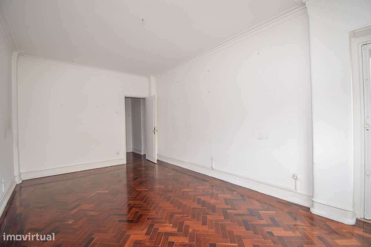 T3 Renovado Áreas Amplas, 2 WC, Terraço Comum emPrédio de Prestígio - Grande imagem: 3/24