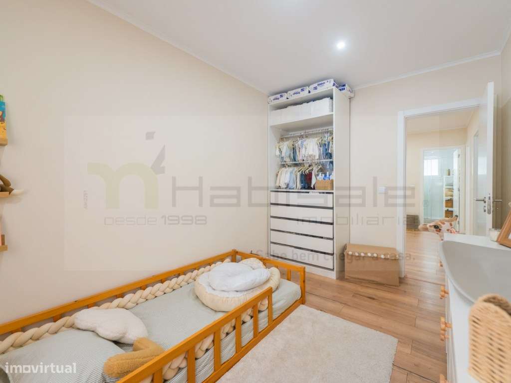 Apartamento T2 totalmente remodelado junto à estação.-21