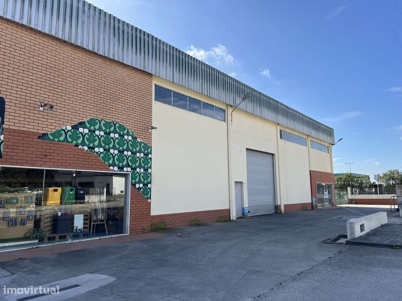 Pavilhão industrial c/ 2 lojas - R. Pedro Nunes - Zona Industrial - Grande imagem: 4/41