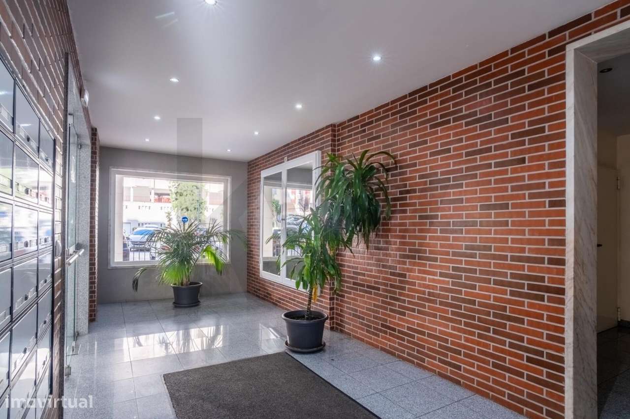 T3 com Box, Arrecadação, 3 Varandas e Vista Rio – Quinta da Piedade, 2-2