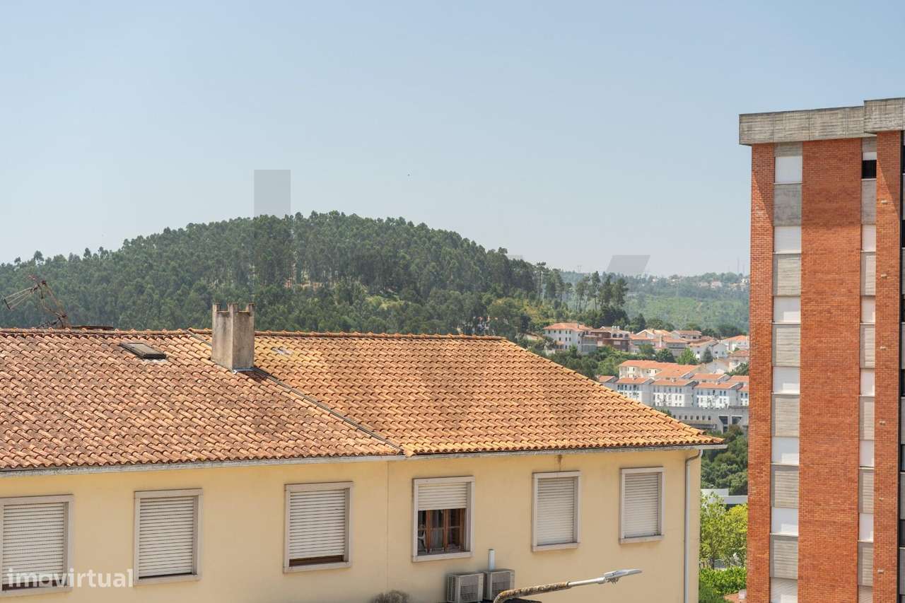 Apartamento T2 Transformado em 3 Estúdios – Bairro Norton de Matos, Co-30