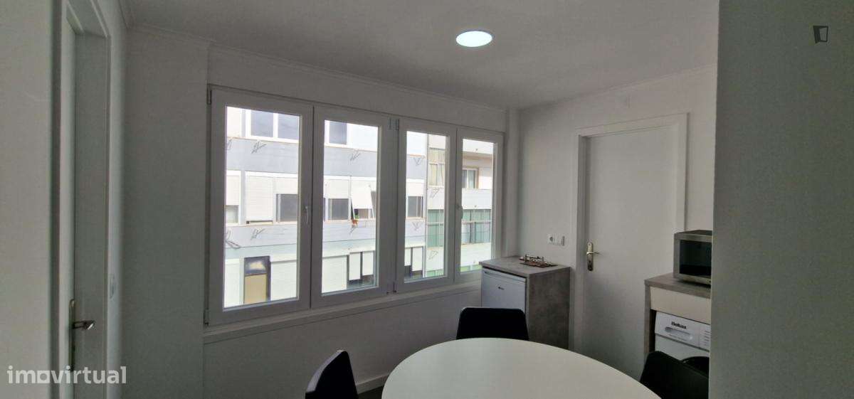 Apartamento com 4 quartos - localizado em Olaias Lisbon - Grande imagem: 4/9