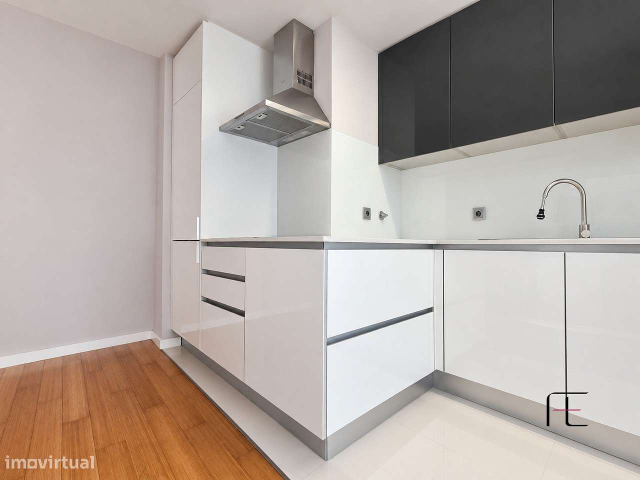 T2 com 120 m² Varanda e Garagem à Entrada de Espinho-7