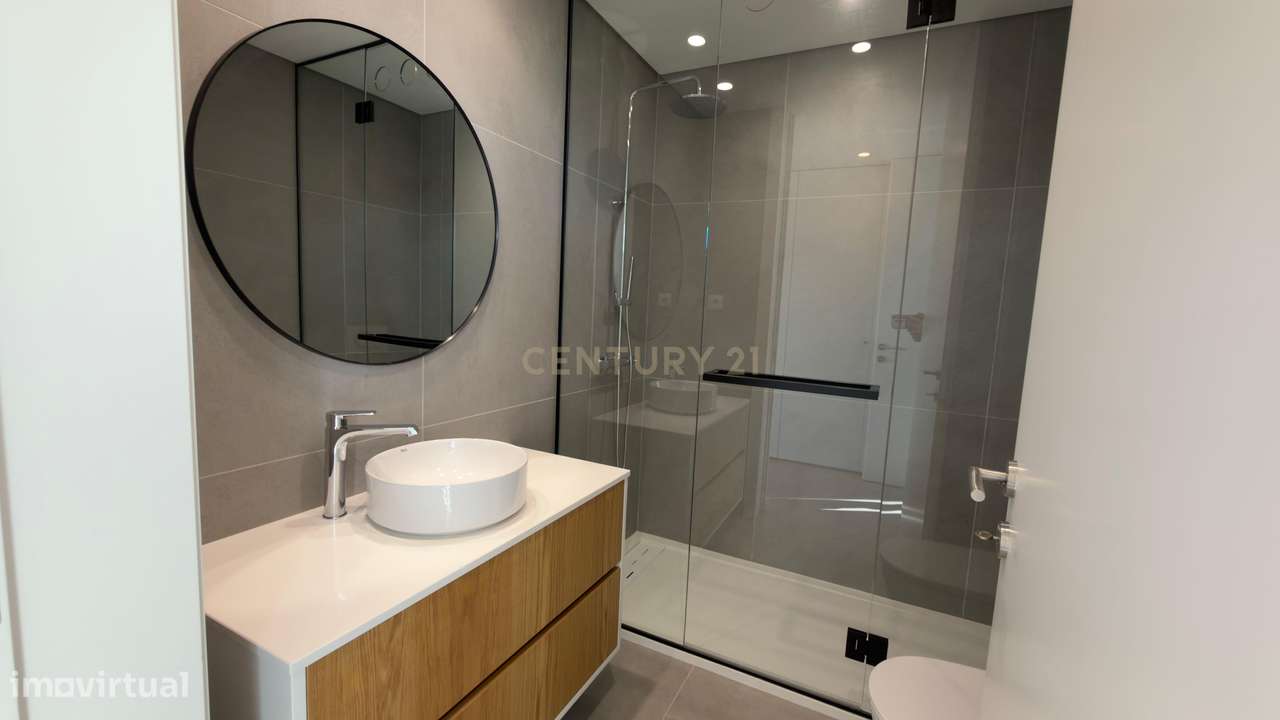 Moradia Contemporânea de Luxo em Azurara | Elegância, Privacidade e Di-30