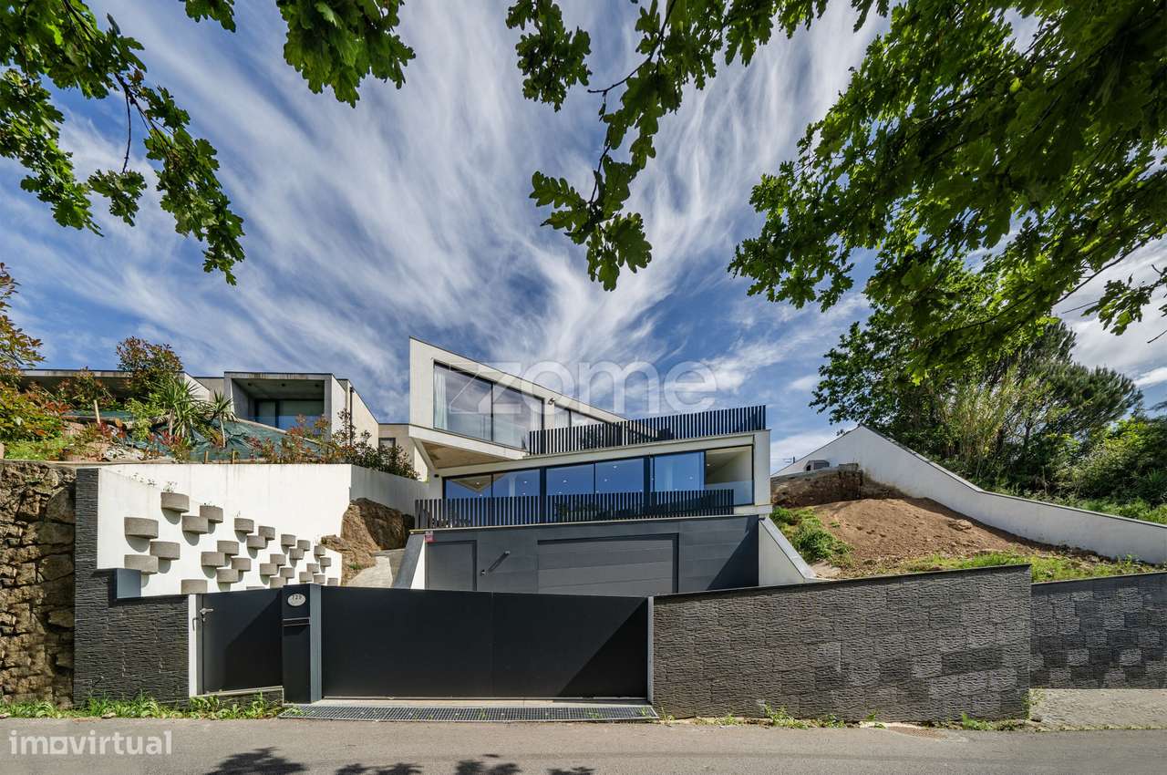 Moradia T3 com 350m2 em Ribeira, Ponte de Lima - Grande imagem: 2/51