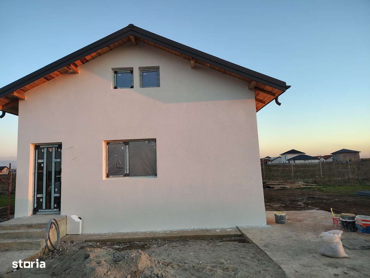 < Casa individuala parter >3 camere 2 bai teren 250mp-6