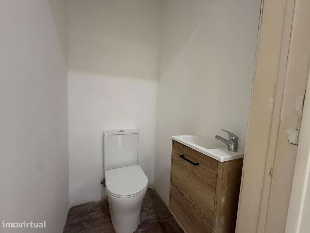 Apartamento T4 transformado em T3 no Laranjeiro, Almada-26
