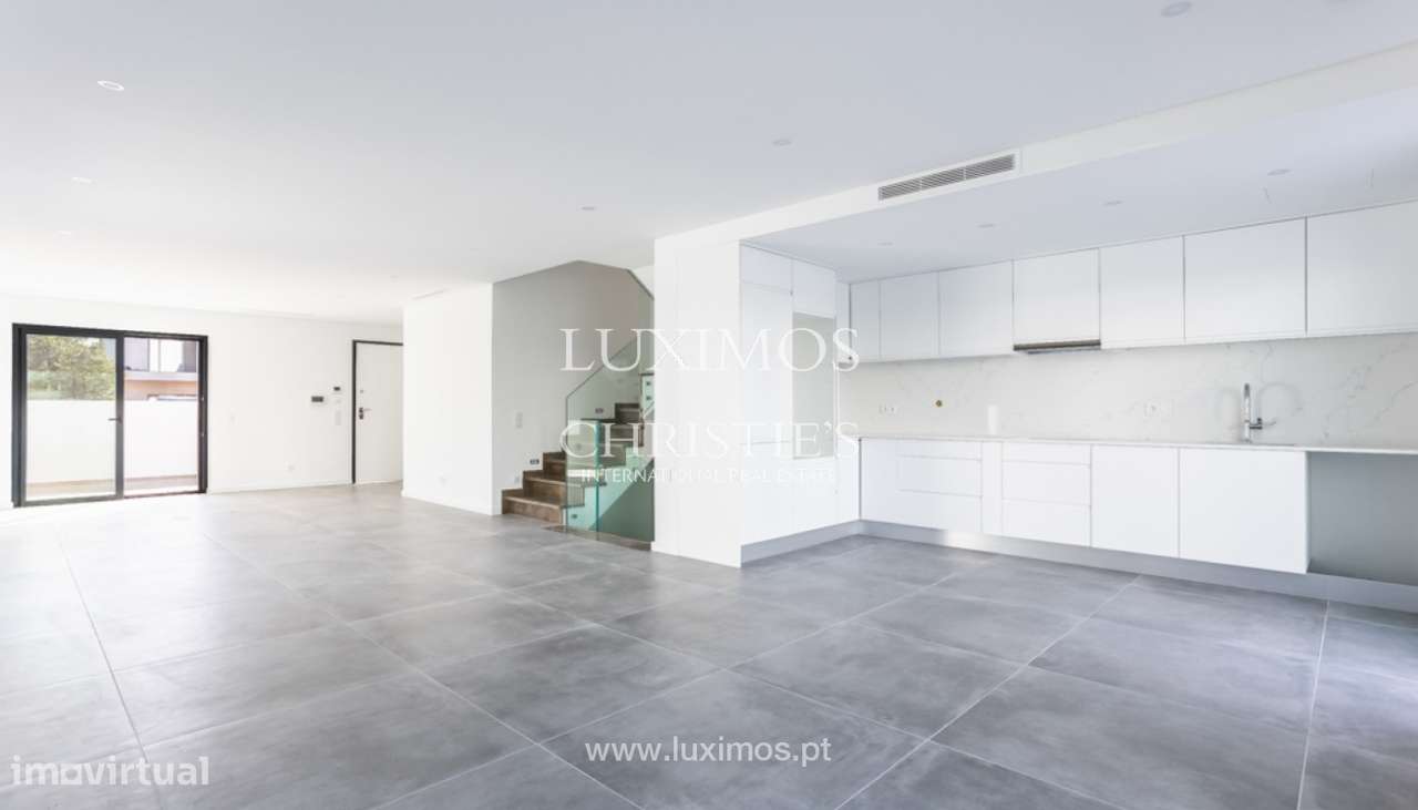 Moradia moderna V3 com piscina, para venda em Olhão, Algarve - Grande imagem: 4/26