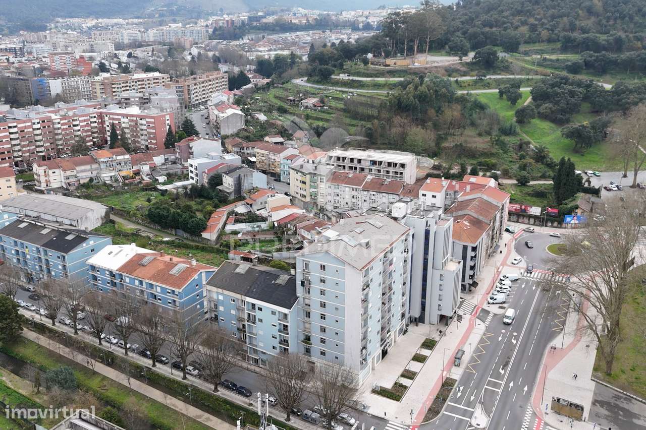 APARTAMENTO T0 NO CORAÇÃO DE BRAGA - (OPORTUNIDADE IMPERDÍVEL) - Grande imagem: 2/19