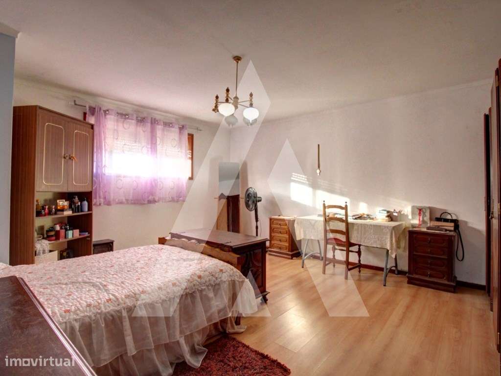 Moradia T6, Isolada, na zona de Oiã-26