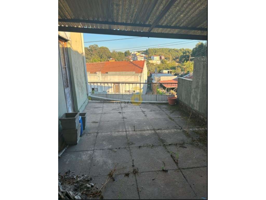 Armazém para Remodelação com Grande Potencial - Milheirós, Maia-17