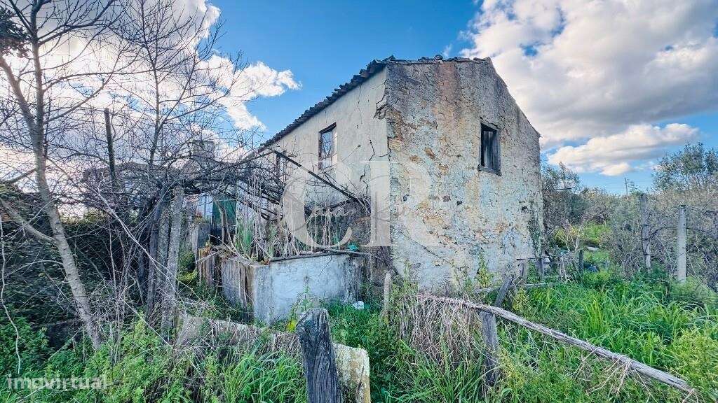 Quinta com casas de pedra para recuperar, poço e furo-32