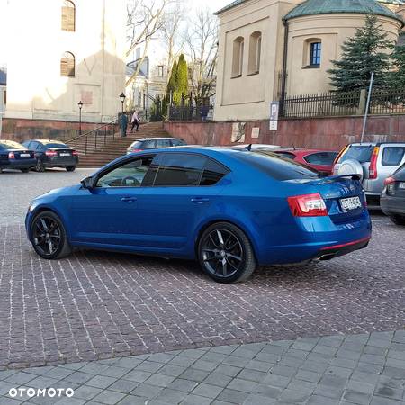 Skoda Octavia 2.0 TSI RS DSG - 18