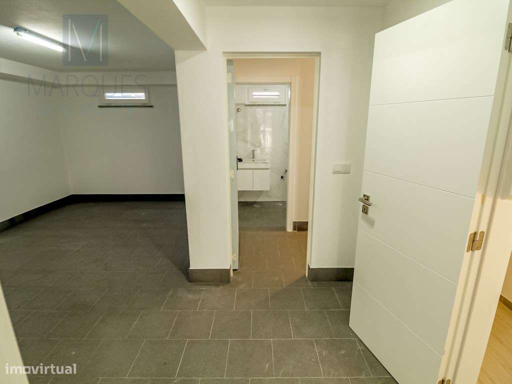 Moradia V2+2 com garagem em Vale de Milhaços - Corroios-29