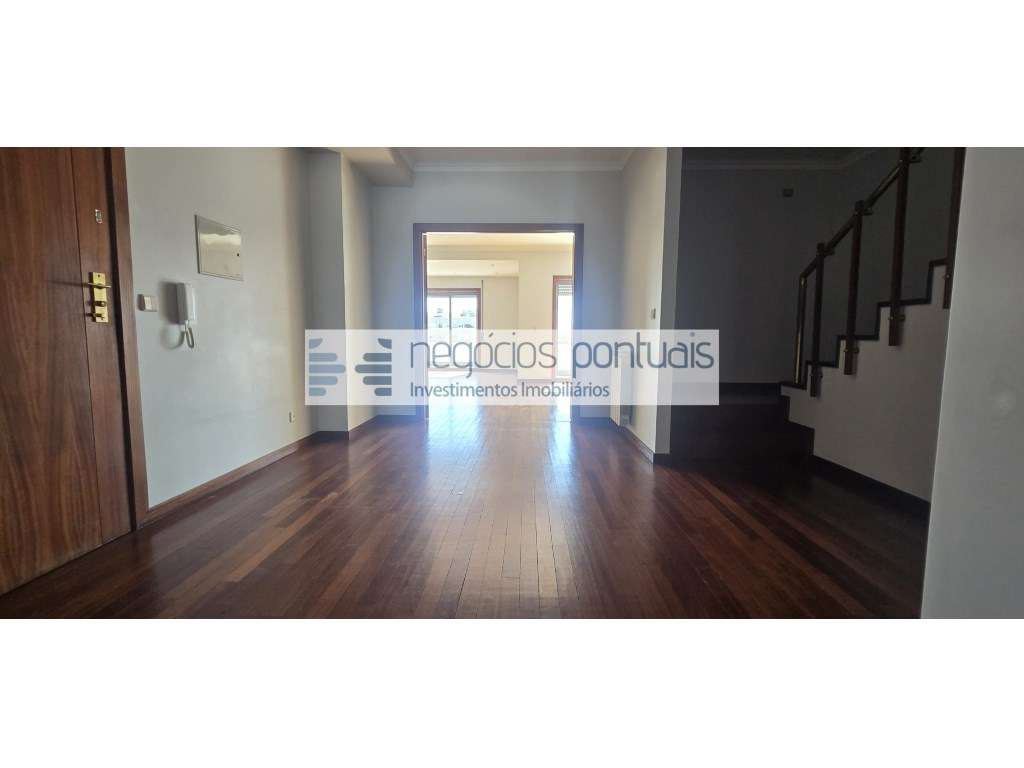 Excelente apartamento T5 Duplex - Grande imagem: 5/32