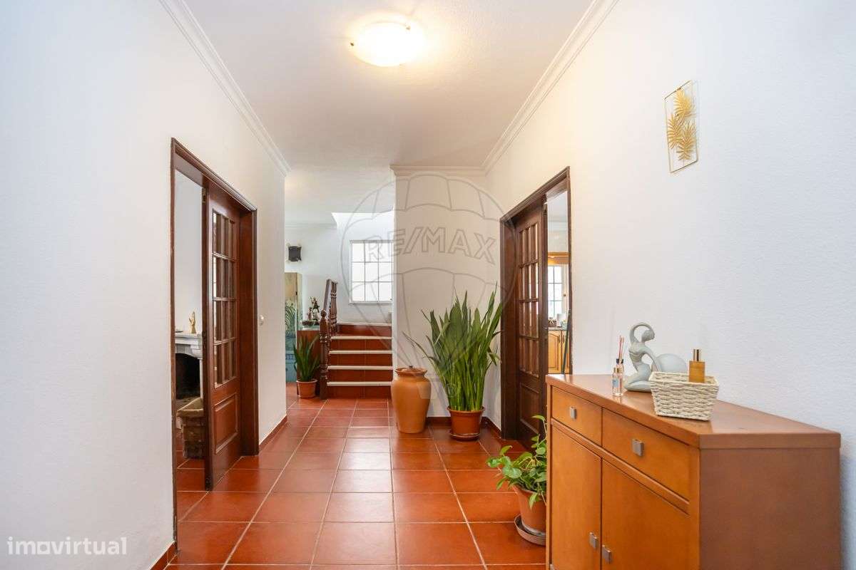 Moradia T4 em Quinta do Anjo-18