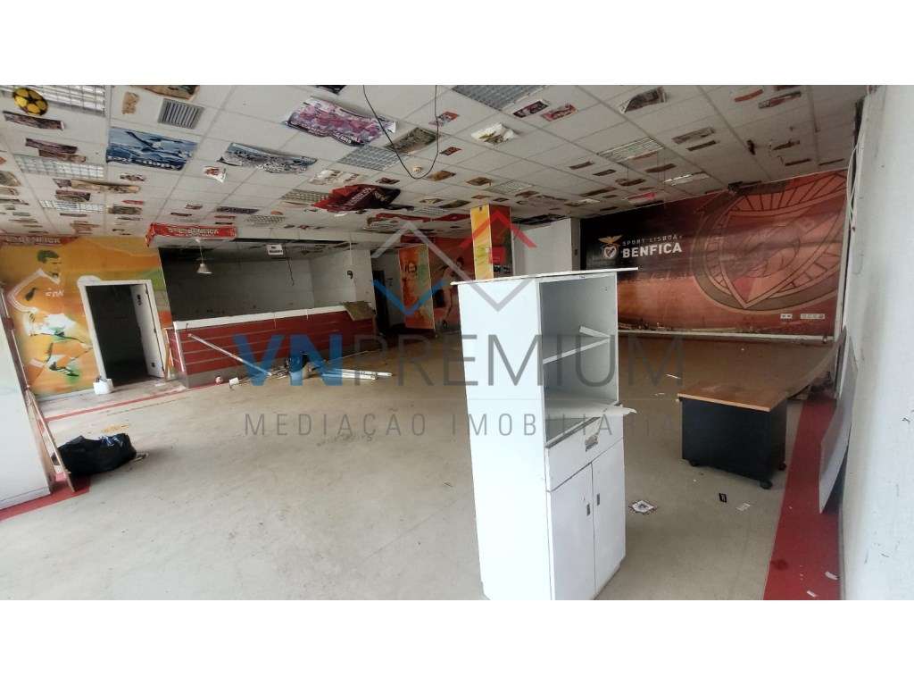 Excelente loja para recuperara poucos passos da Praia do Ouro-7