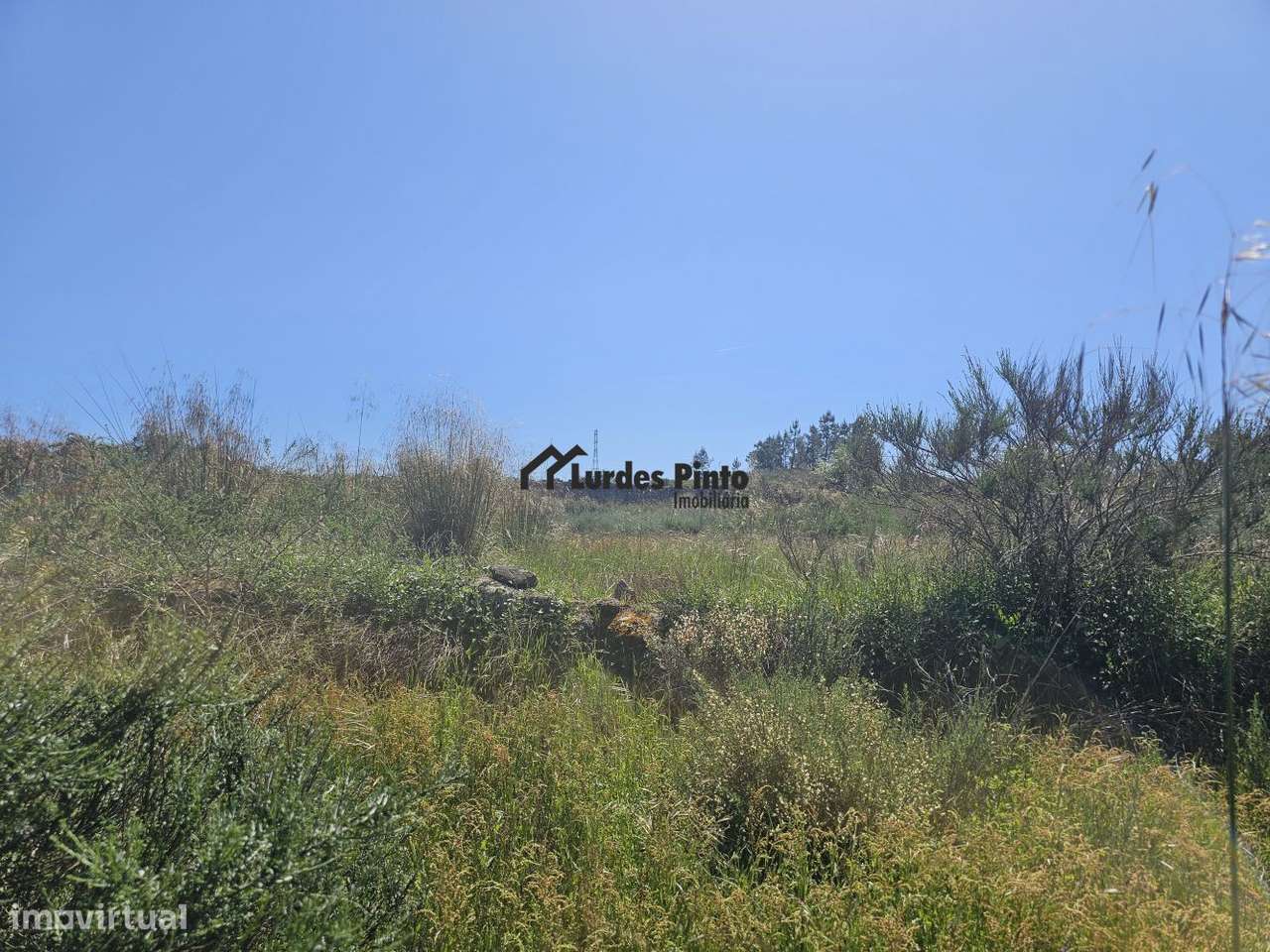 Quinta com construção em pedra perto do rio-6