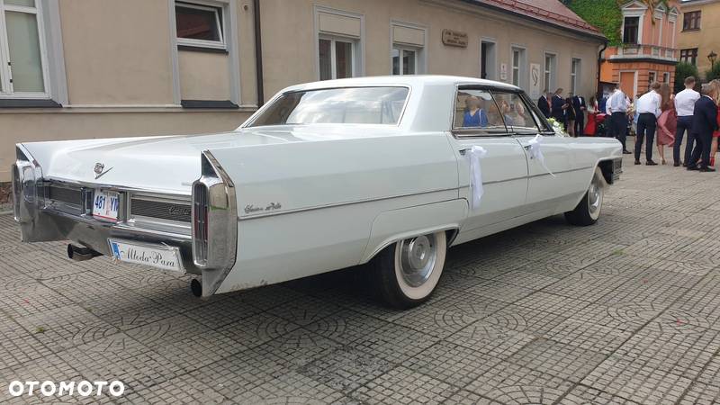 Cadillac Deville - 12