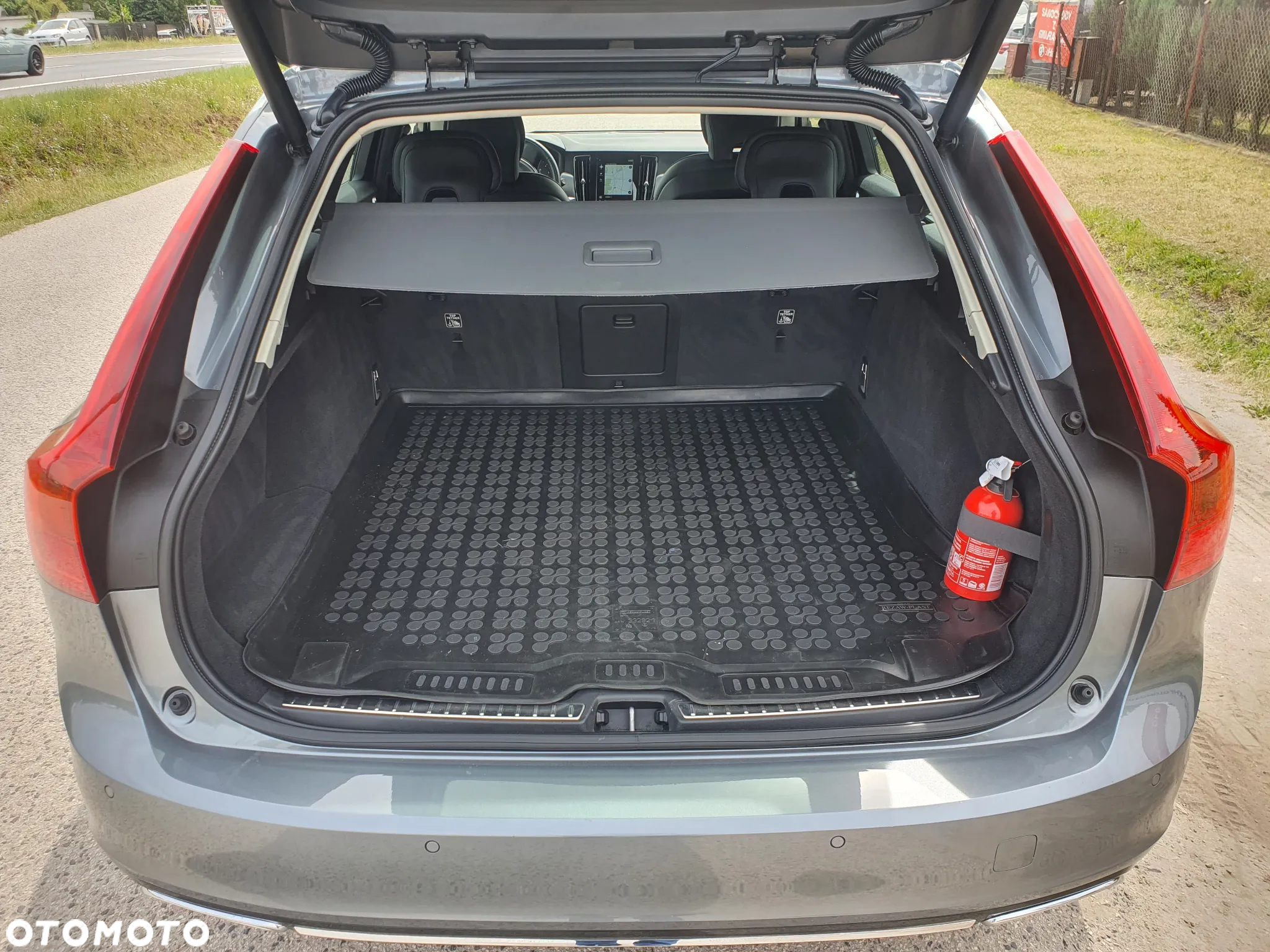 Volvo V90 D4 Momentum Pro - 26