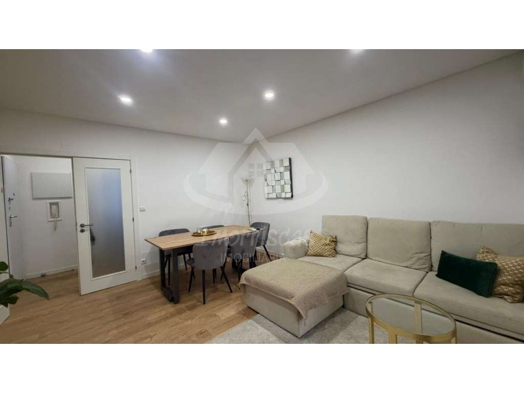 Apartamento T2 com garagem na Póvoa de Santa Iria Totalmente remode... - Grande imagem: 3/34