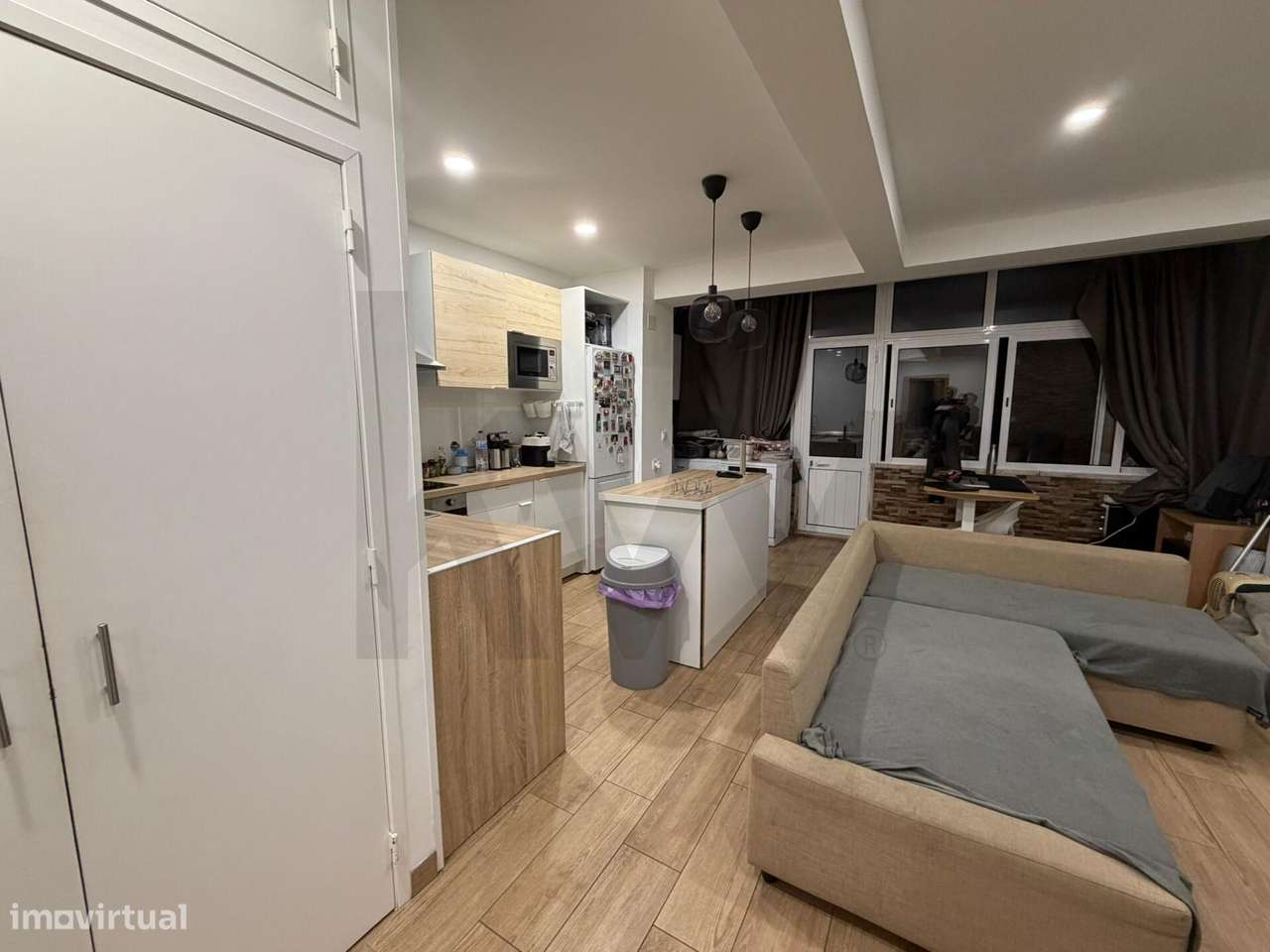 Apartamento T1 com Terraço de 50m2 – Totalmente Remodelado na Cova da - Grande imagem: 5/22