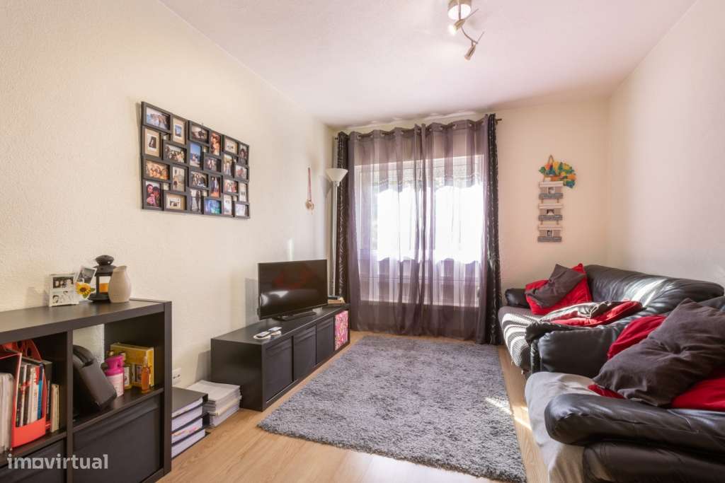 Apartamento T1 com cozinha separada e luz natural - Grande imagem: 4/11