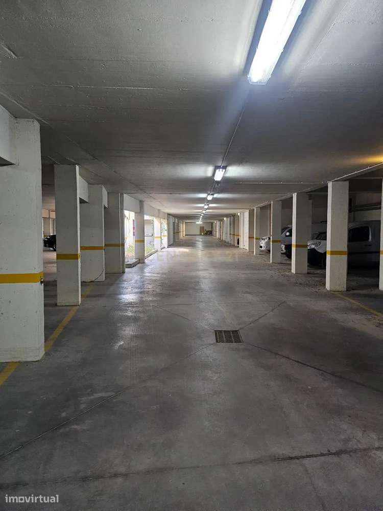 Garagem à Venda na Tapada do Matias – Excelente Oportunidade de Invest - Grande imagem: 2/3