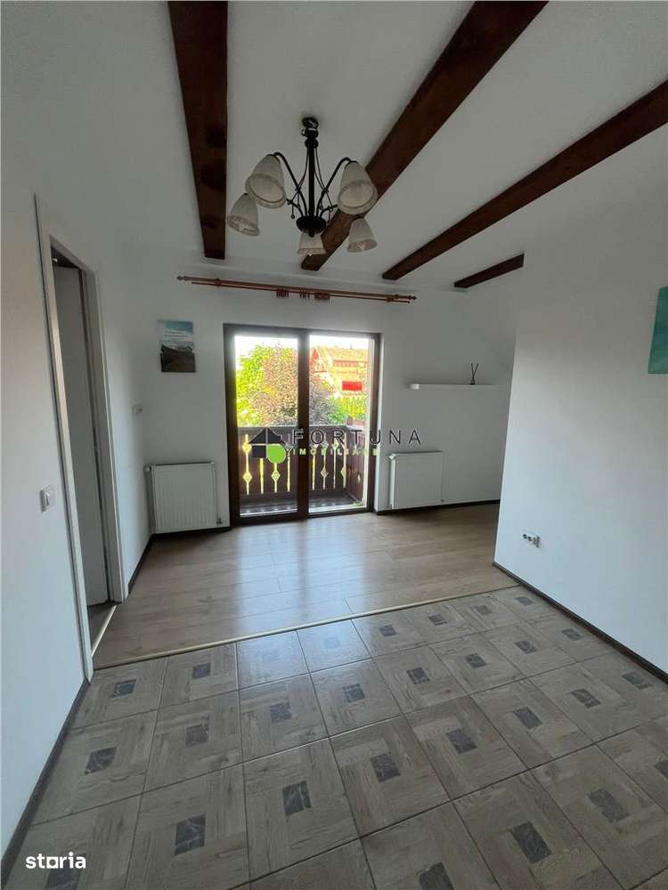 Garsoniera Rasnov Etaj 1 Nemobilata - Imagine principală: 2/8