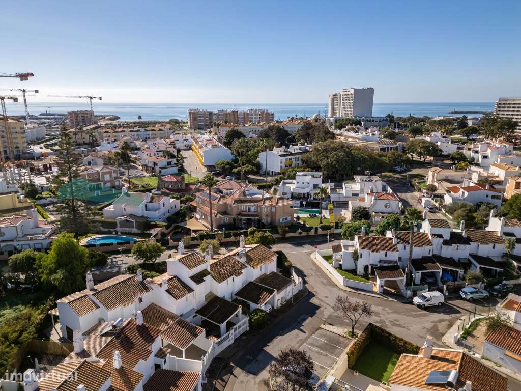 Moradia V2 com jardim, perto da praia, em Quarteira-23