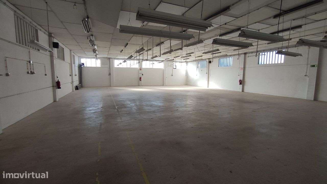 Armazém industrial em Fafe - Grande imagem: 5/17